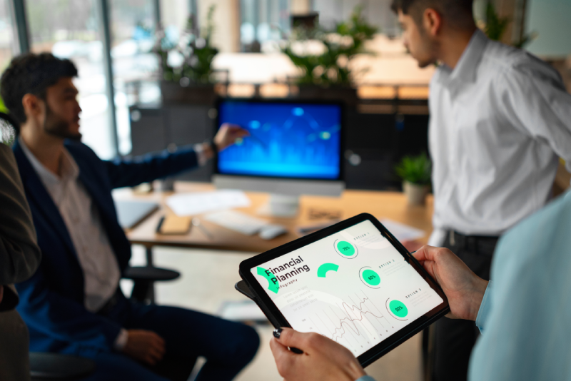 people-office-analyzing-checking-finance-graphs (5)